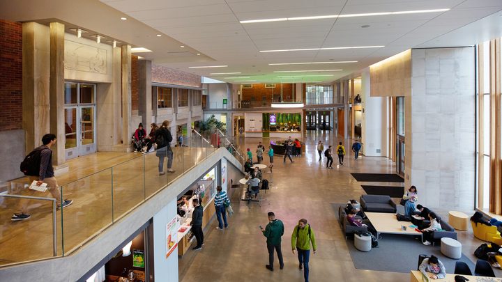 Facilities where Oregon students can eat and socialise while visiting campus