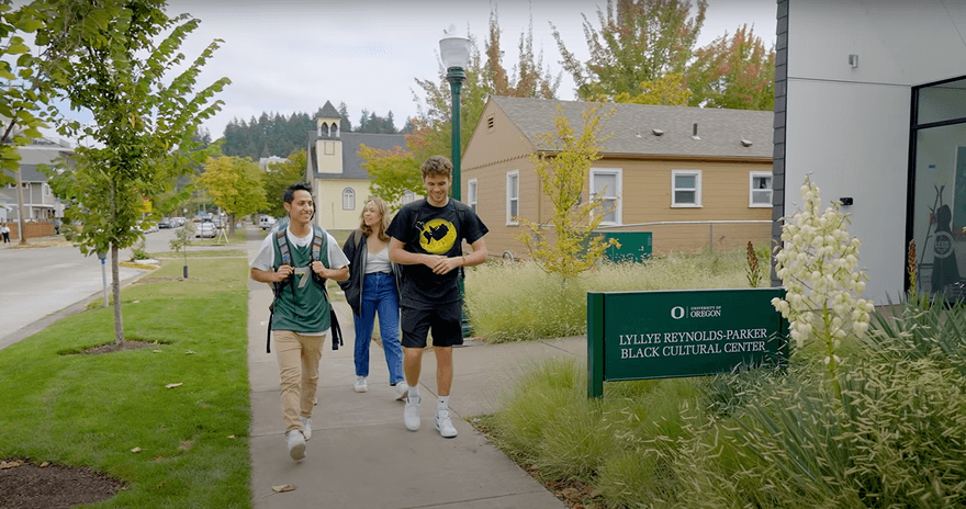 UO students walking in front of Lyllye Reynolds-Parker Black Cultural Center