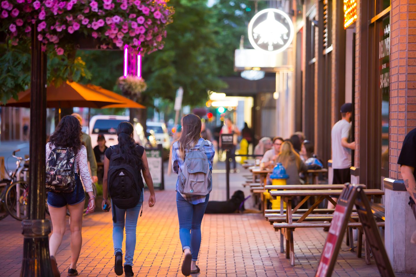 The community enjoying their evening at downtown Eugene